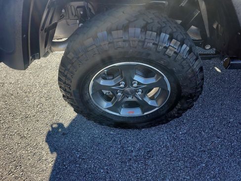 Used 2023 Jeep Gladiator Rubicon w/ LED Lighting Group image 5