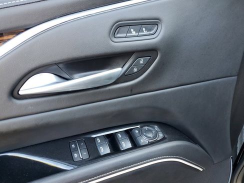 Used 2023 Cadillac Escalade Luxury image 18