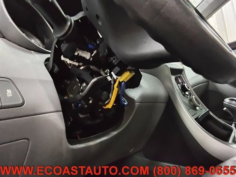 Used 2015 Hyundai Elantra SE w/ Option Group 02 FWD image 18
