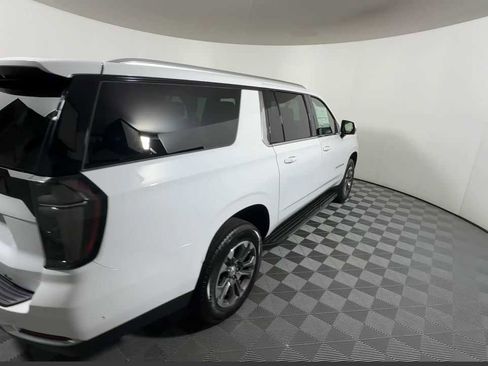 New 2026 Chevrolet Suburban LT w/ Comfort Package image 16