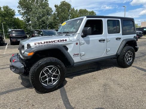 Used 2024 Jeep Wrangler Unlimited Rubicon AWD/4WD image 5