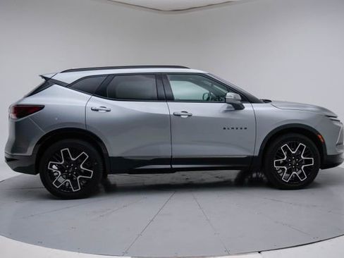 Used 2023 Chevrolet Blazer RS w/ Enhanced Convenience Package FWD image 8