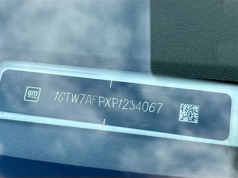 Used 2023 GMC Savana 2500 w/ Driver Convenience Package image 30