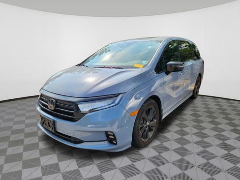 Used 2023 Honda Odyssey Sport image 2
