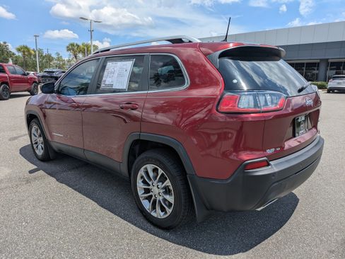 Used 2019 Jeep Cherokee Latitude Plus FWD image 6