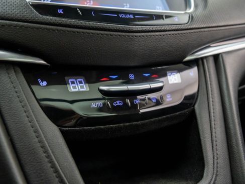 Used 2018 Cadillac XT5 Luxury image 26