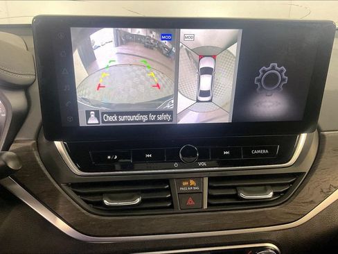 Used 2025 Nissan Altima 2.5 SL AWD/4WD image 27