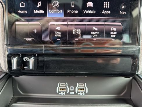 New 2026 RAM 3500 Laramie AWD/4WD image 44