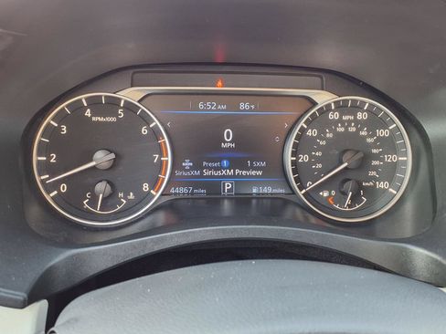 Used 2025 Nissan Altima 2.5 SV FWD image 12