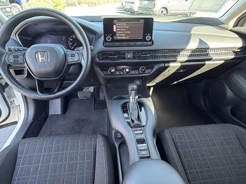 Used 2023 Honda HR-V LX image 18
