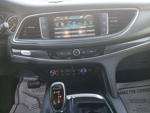 Used 2018 Buick Enclave Premium image 11
