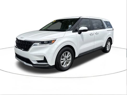Used 2024 Kia Carnival LX FWD image 7