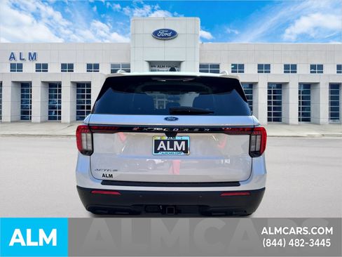 Used 2025 Ford Explorer Active image 7