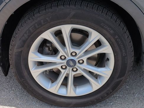 Used 2019 Ford Escape SE FWD image 11