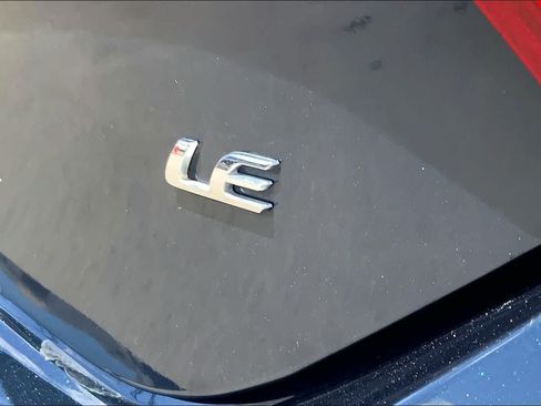 Used 2019 Toyota Corolla LE FWD image 7