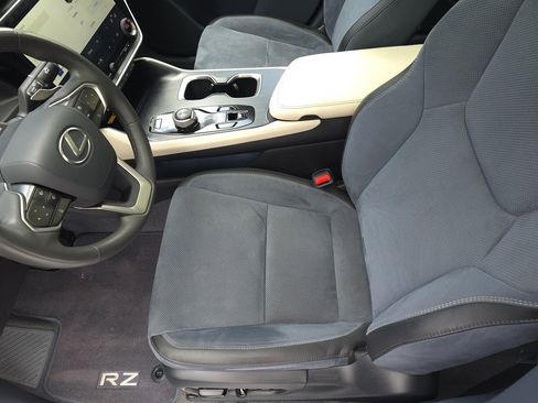 Used 2023 Lexus RZ 450e Premium w/ Accessory Package (Z1) image 12