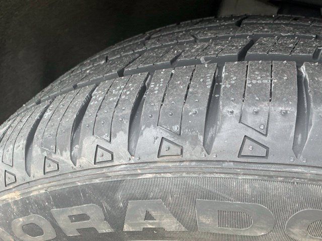 Used 2023 Chevrolet Traverse LT w/ LT Premium Package FWD image 12