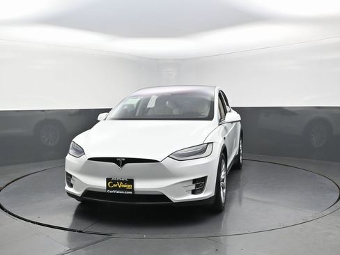 Used 2019 Tesla Model X 100D image 2