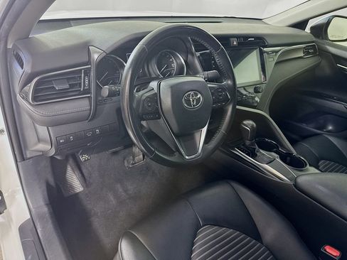Used 2020 Toyota Camry SE image 9