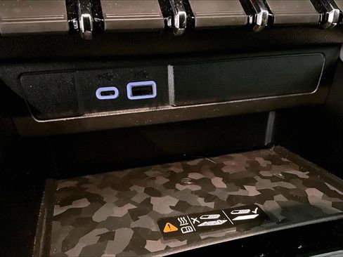 Used 2023 Chevrolet Colorado Z71 w/ Z71 Convenience Package 2 image 31