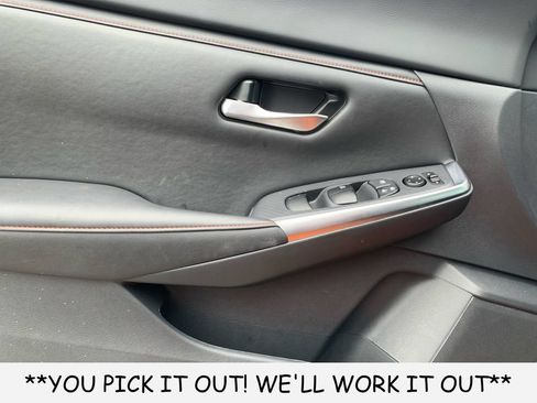 Used 2025 Nissan Sentra SR FWD image 11