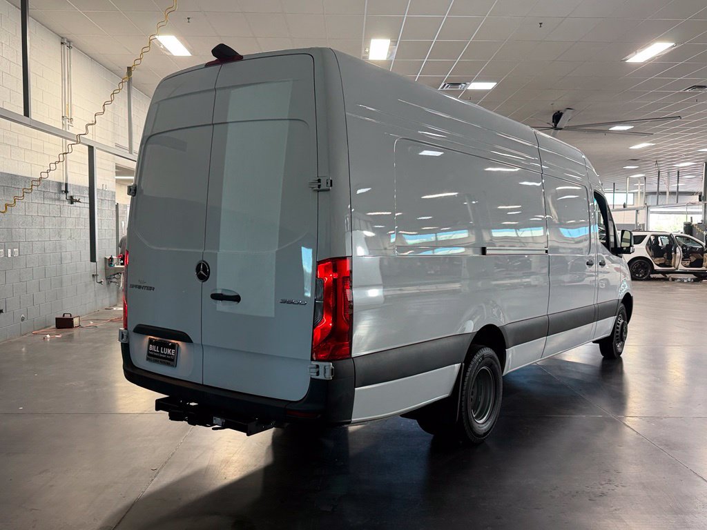 Used 2024 Mercedes-Benz Sprinter 3500 image 7