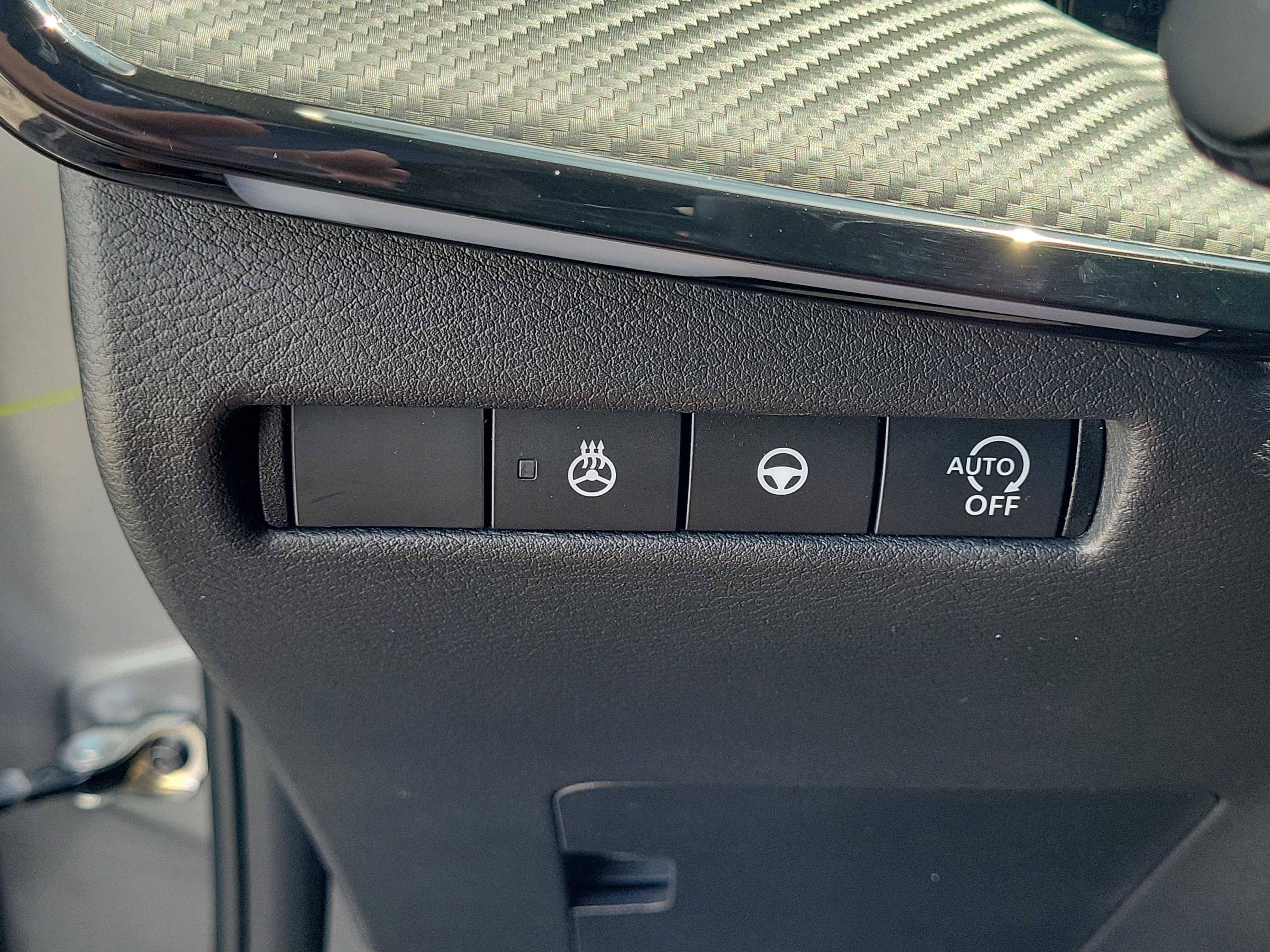 Certified 2025 Nissan Kicks SR w/ SR Premium Package FWD image 23