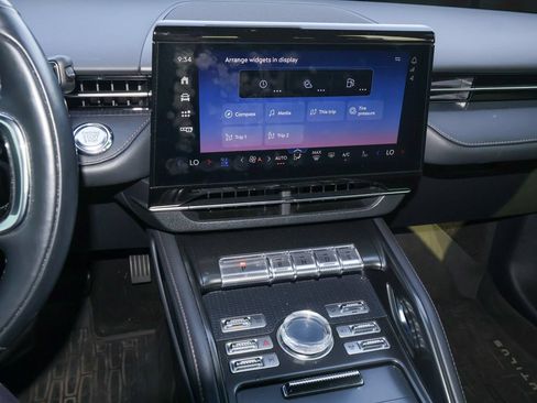Used 2024 Lincoln Nautilus Premier w/ Equipment Group 102A AWD/4WD image 21