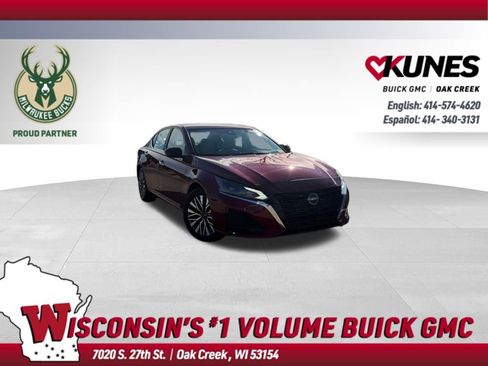 Used 2025 Nissan Altima 2.5 SV image 1