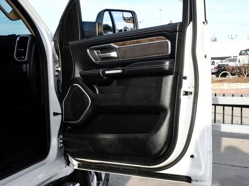 Used 2019 RAM 1500 Laramie image 46