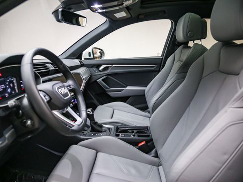 Certified 2025 Audi Q3 2.0T Premium w/ Convenience Package AWD/4WD image 19