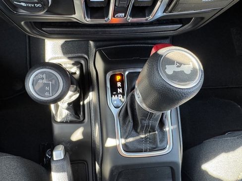 Used 2025 Jeep Wrangler Unlimited Sport image 25