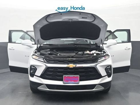 Used 2025 Chevrolet Blazer LT AWD/4WD image 35