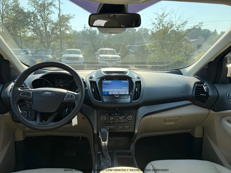 Used 2018 Ford Escape SE w/ Ford Safe & Smart Package AWD/4WD image 8