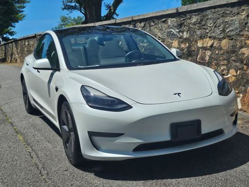 Used 2023 Tesla Model 3 Standard Range RWD image 11