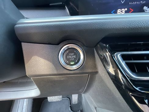 Certified 2026 Chevrolet Traverse LT FWD image 17