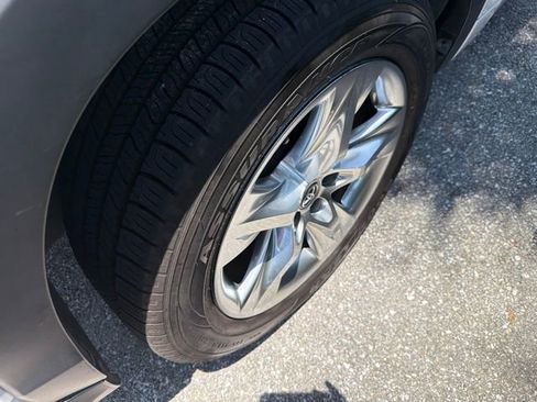 Used 2019 Toyota Highlander Limited FWD image 5