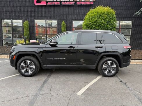 Used 2022 Jeep Grand Cherokee Limited 4xe w/ Luxury Tech Group II AWD/4WD image 9