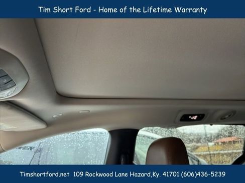 Used 2018 Chrysler Pacifica Limited w/ Tire & Wheel Group FWD image 18
