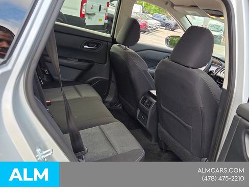 Used 2025 Nissan Rogue SV FWD image 16