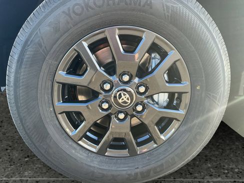 New 2026 Toyota 4Runner SR5 image 14