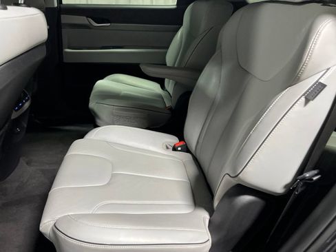 Used 2025 Hyundai Palisade SEL FWD image 16