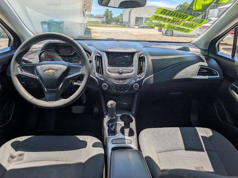 Used 2019 Chevrolet Cruze LS FWD image 18