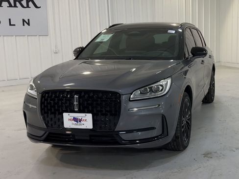 New 2025 Lincoln Corsair Reserve w/ Equipment Group 202A AWD/4WD image 4