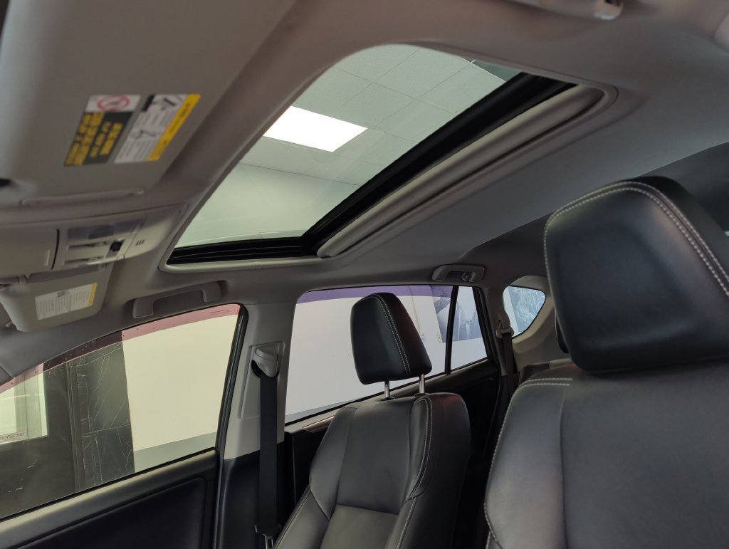 Used 2018 Toyota RAV4 Limited FWD image 26