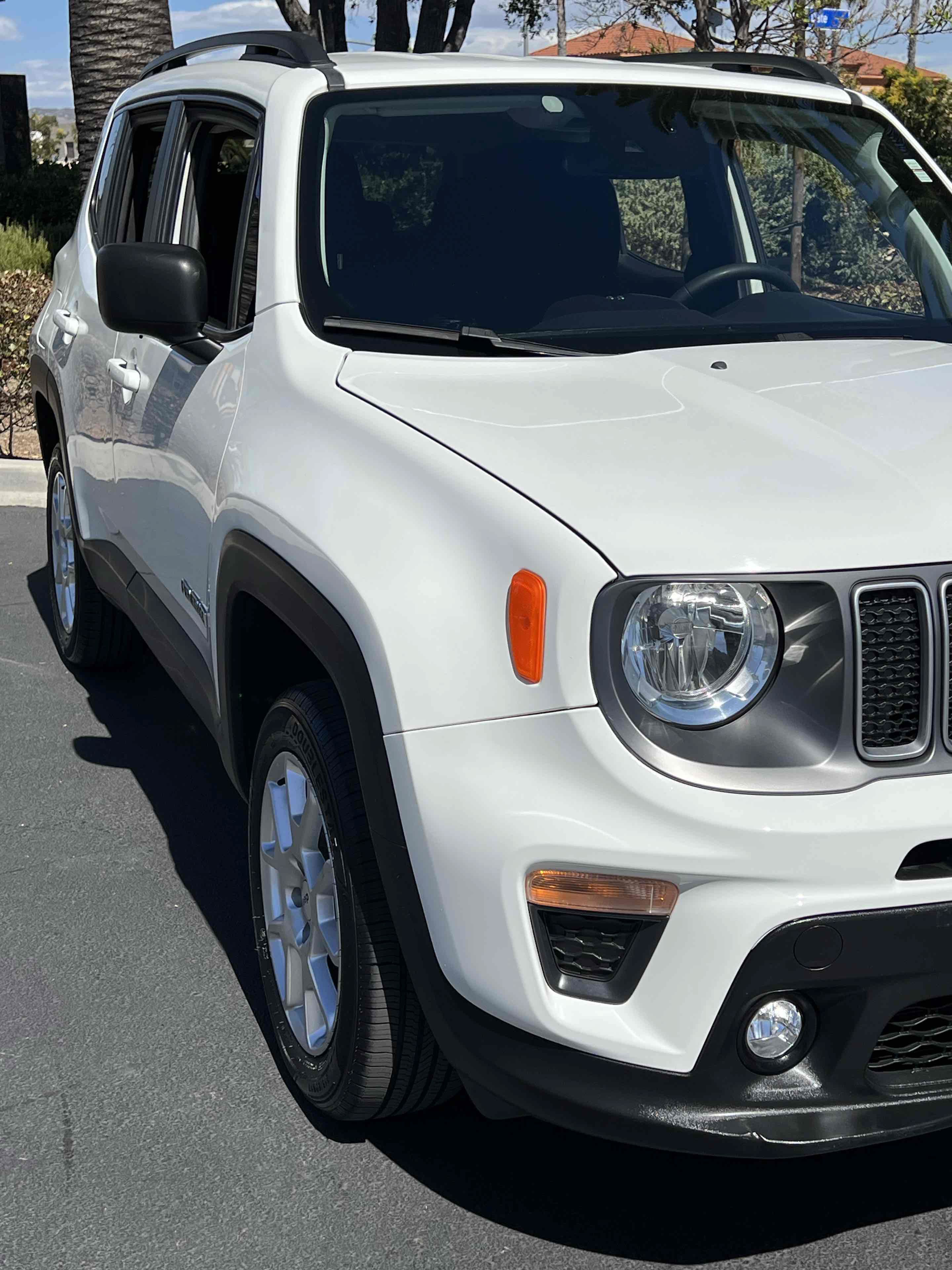 Used 2022 Jeep Renegade Latitude AWD/4WD image 44