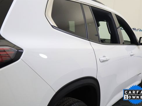 Used 2025 GMC Acadia Elevation image 6