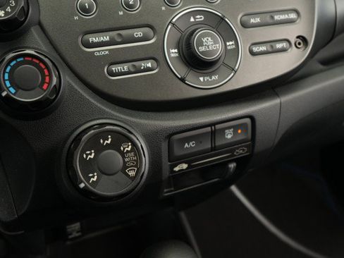 Used 2013 Honda Fit Sport image 35