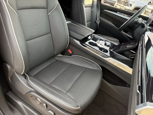 Certified 2026 Cadillac Escalade ESV Sport w/ LPO, ONYX Package AWD/4WD image 11