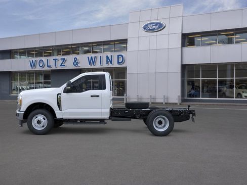 New 2026 Ford F350 XL w/ XL Chrome Package image 3